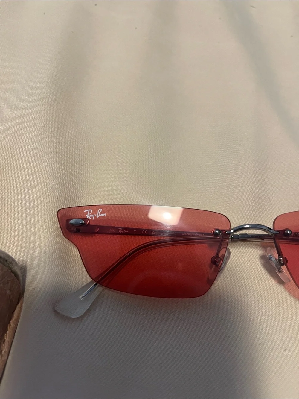 Ray-Ban Slim Cat-Eye Sunglasses in Red with Pink Case - Picture 5 of 6